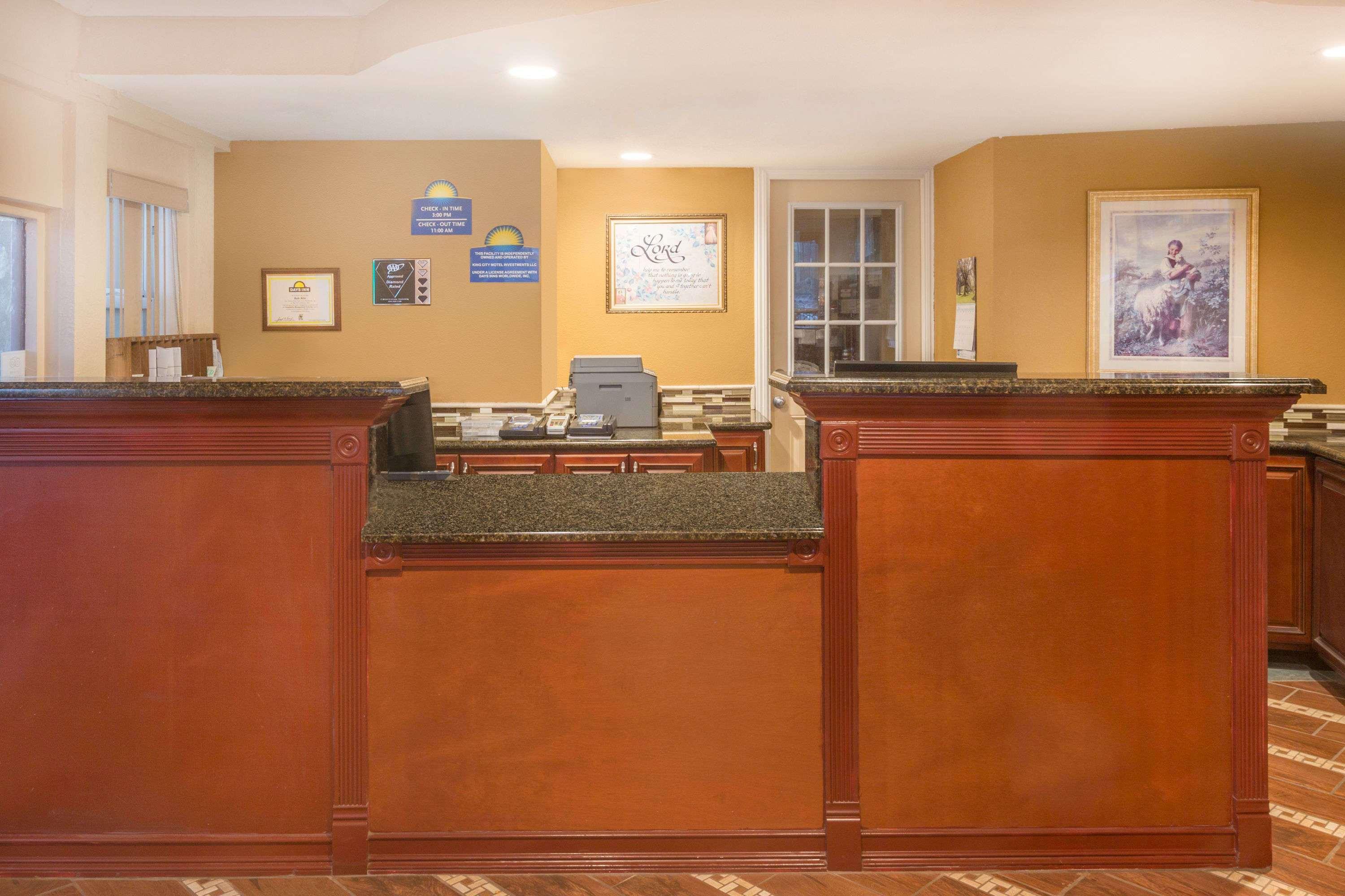 Days Inn By Wyndham King City Zewnętrze zdjęcie